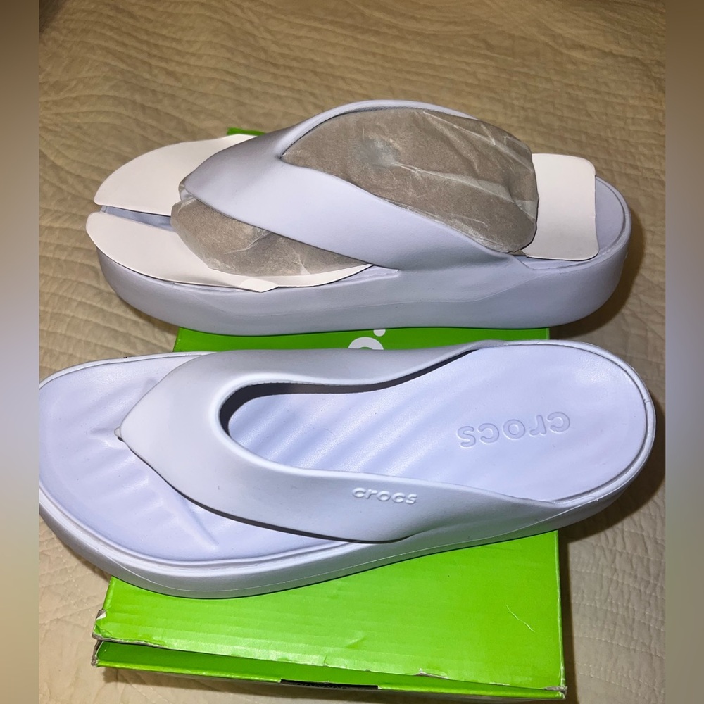 NIB CROCS Platform Sandals - Picture 2 of 7